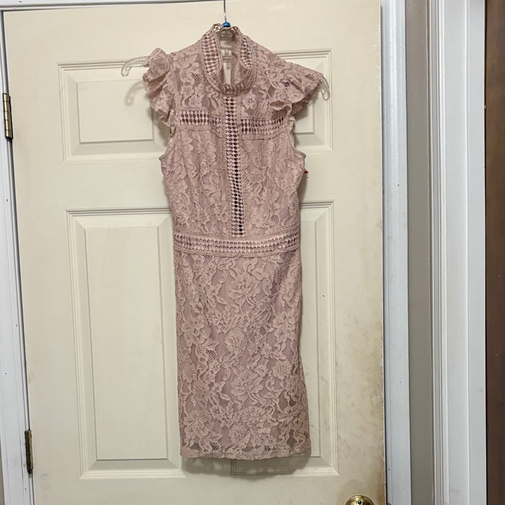 Chic Lace Midi Dress - Blush